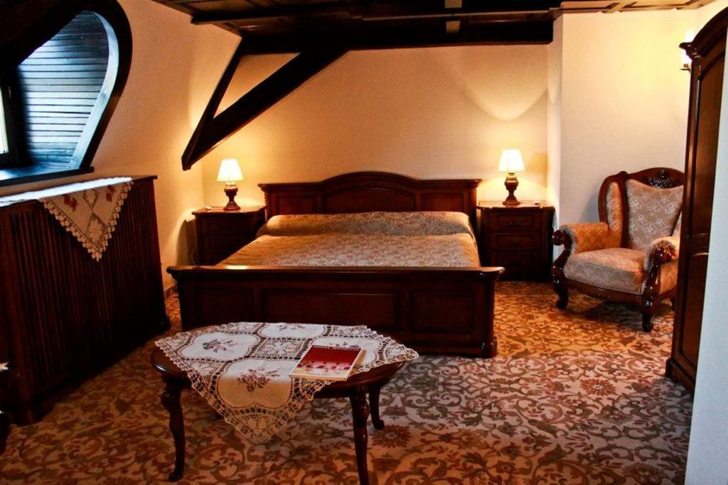 Hotel Medieval Alba Iulia Rum bild