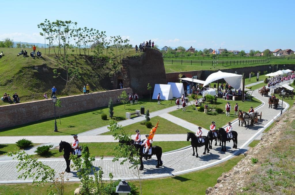 Hotel Medieval Alba Iulia Exteriör bild