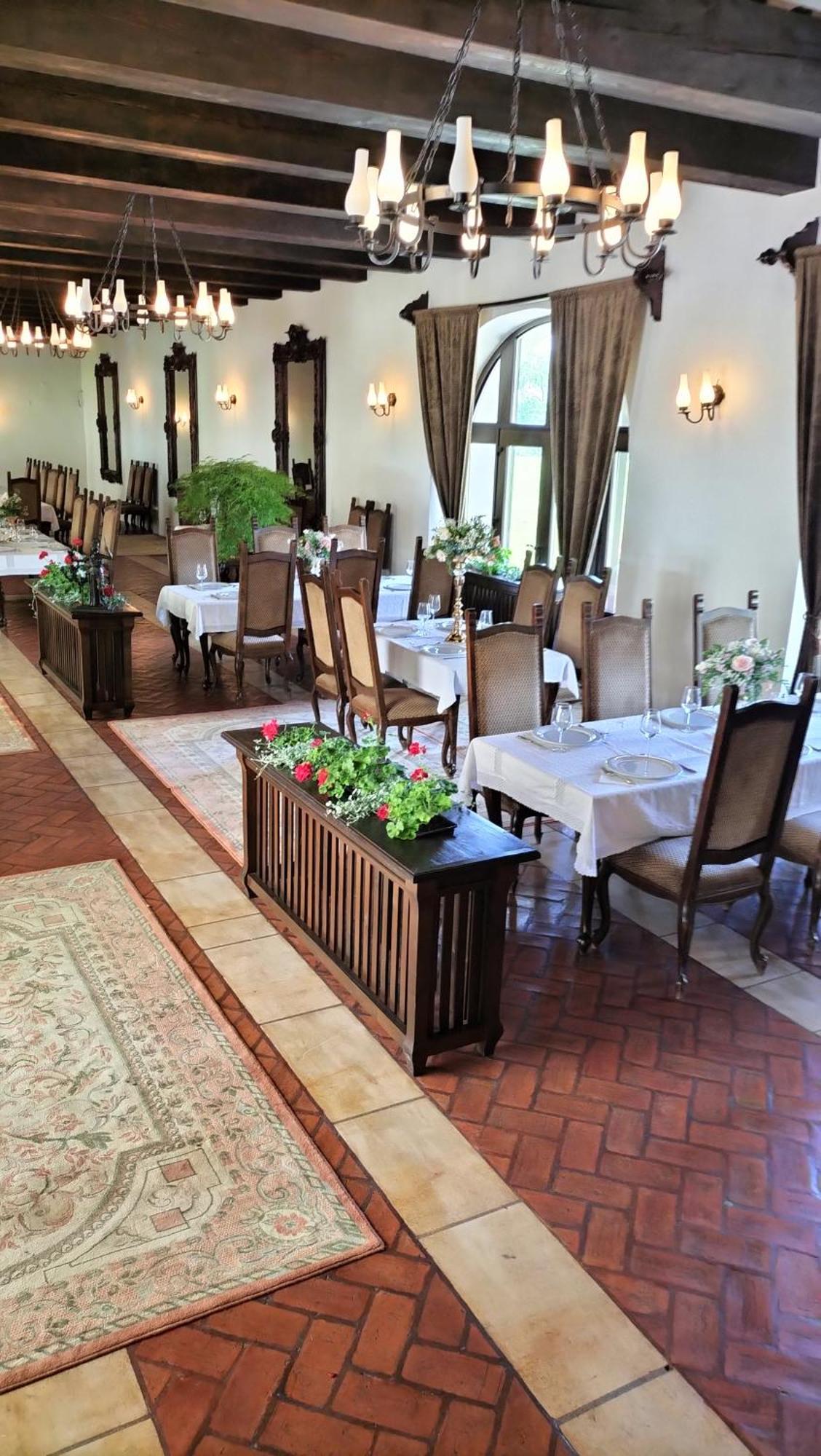Hotel Medieval Alba Iulia Exteriör bild