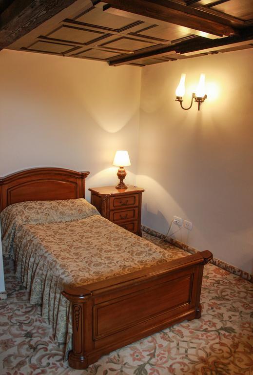 Hotel Medieval Alba Iulia Rum bild