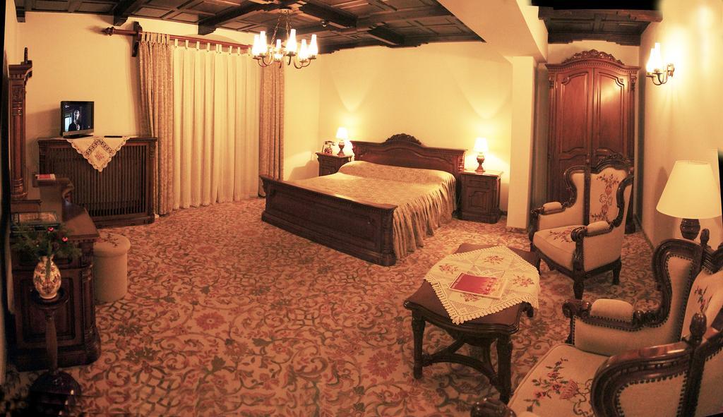 Hotel Medieval Alba Iulia Exteriör bild