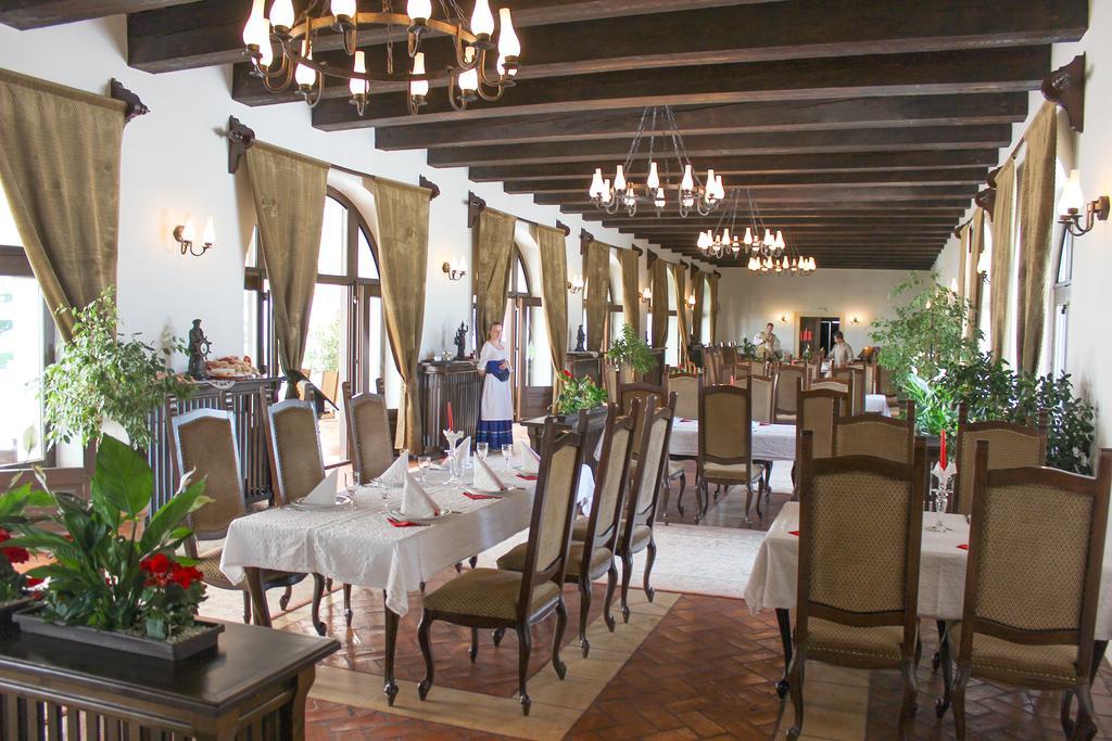 Hotel Medieval Alba Iulia Exteriör bild